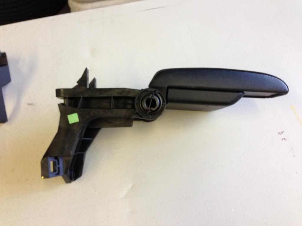 [Image: armrest2_zpseffc5c89.jpg]