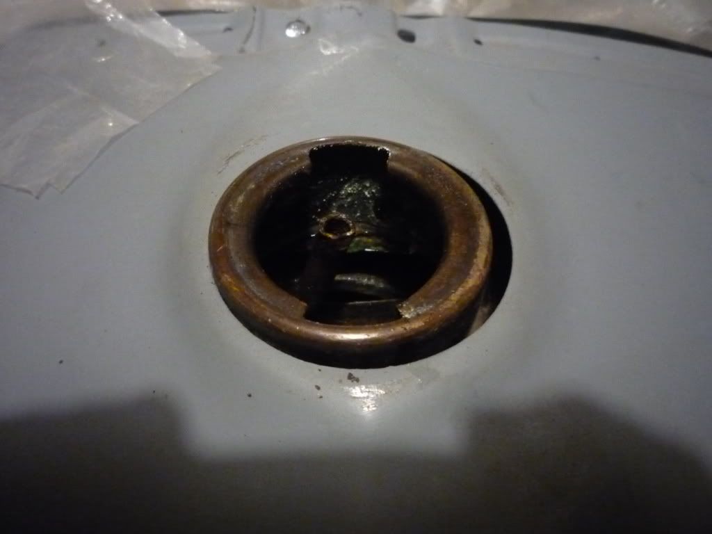 [Linked Image from i1176.photobucket.com]