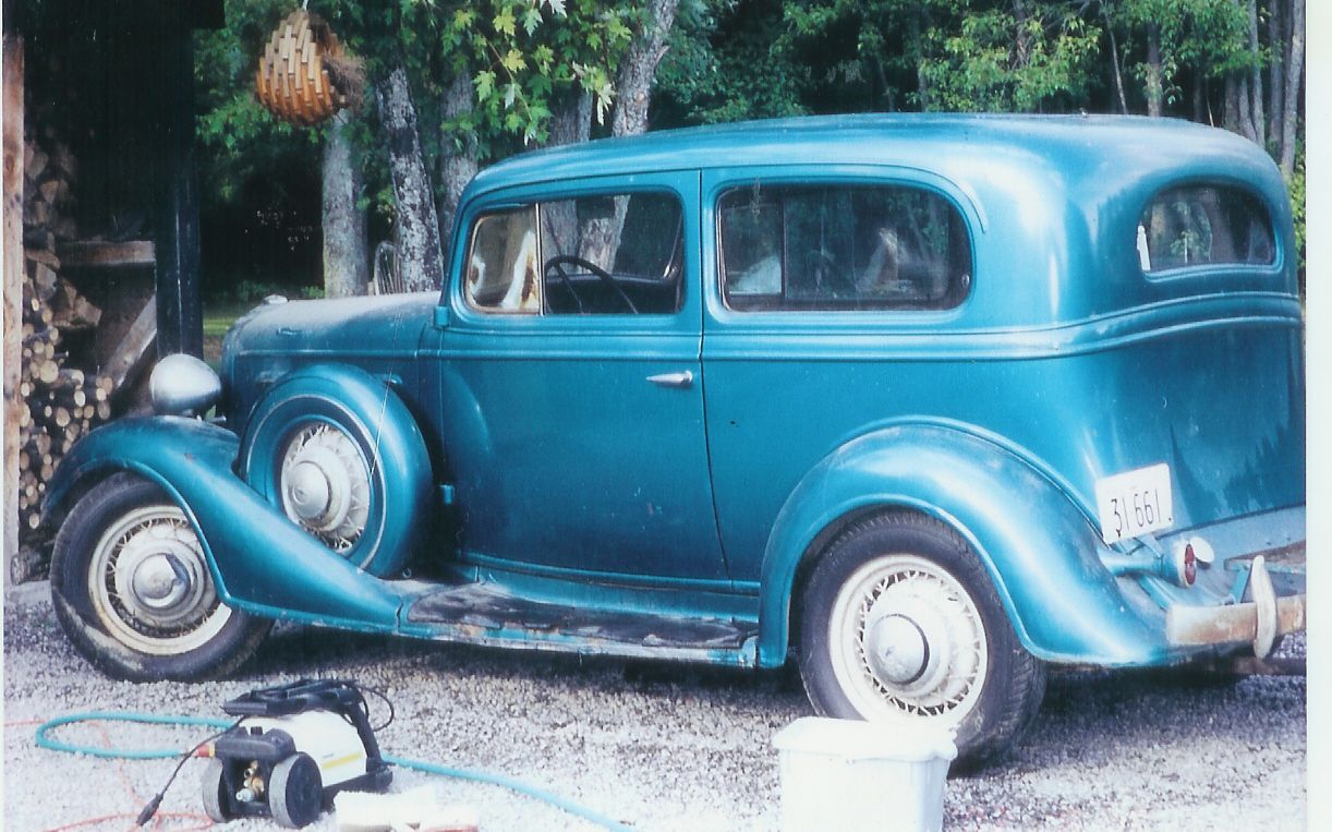 [Linked Image from i1176.photobucket.com]