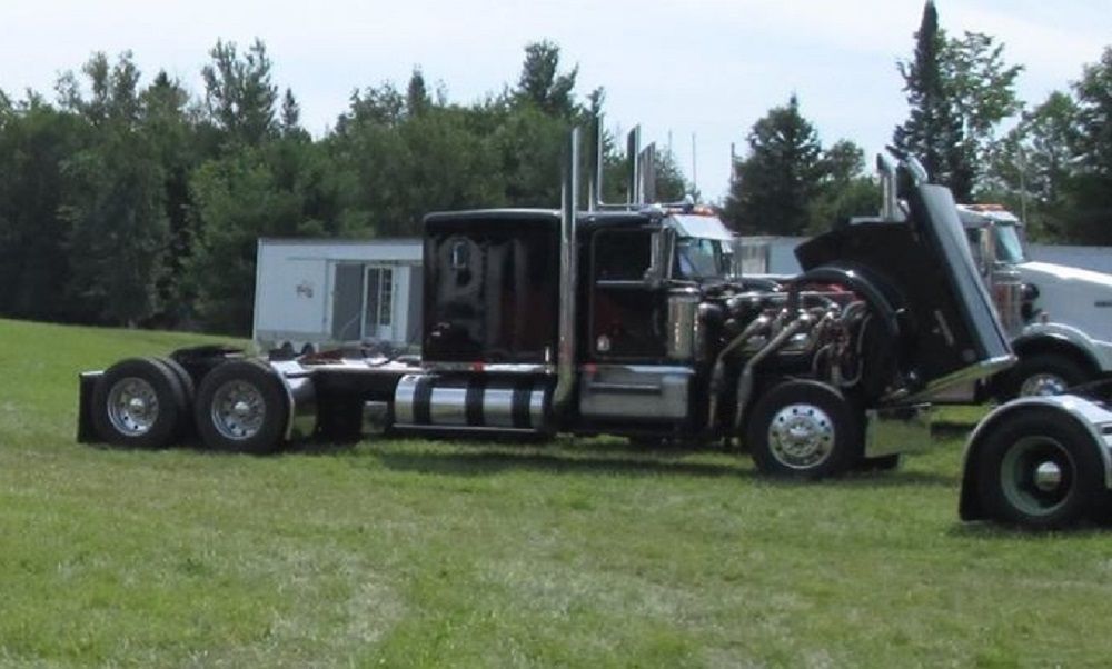 10496227_10201409379075814_4403973315848