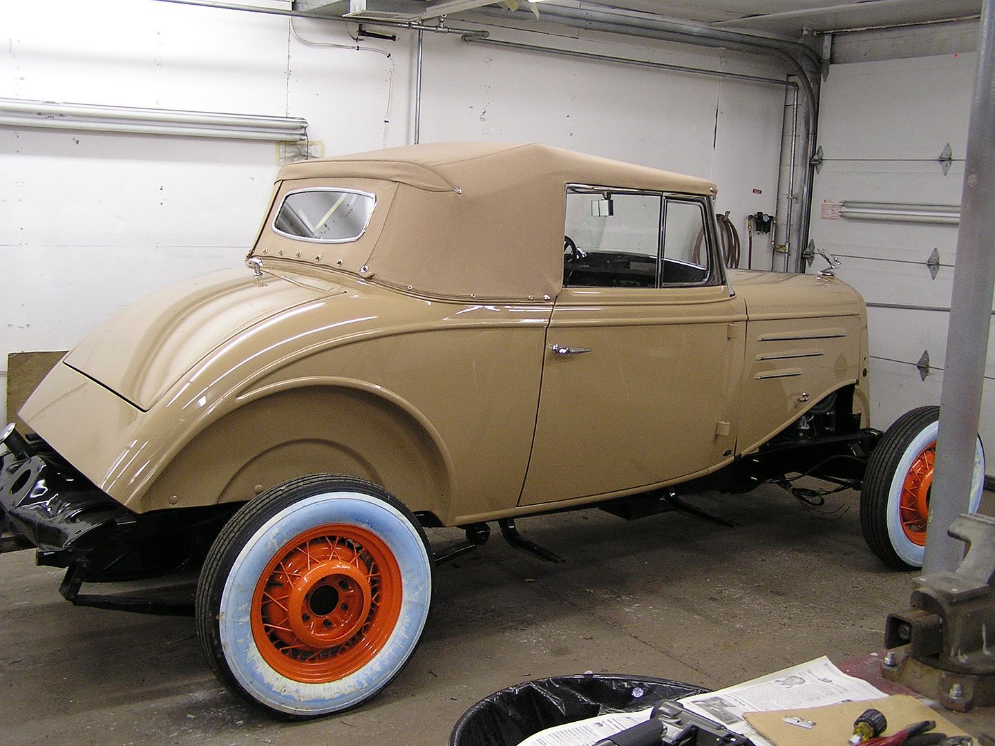 [Linked Image from i1176.photobucket.com]