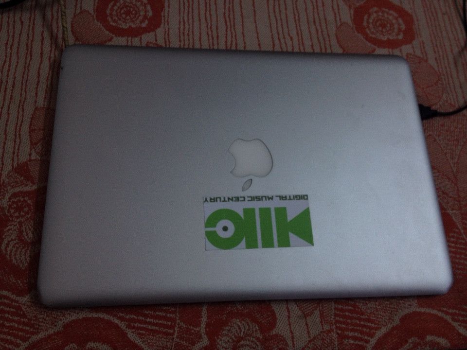 Macbook air 13 inc giá 3tr8 - 4