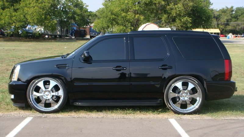 2007EscaladeBlackedOut005.jpg