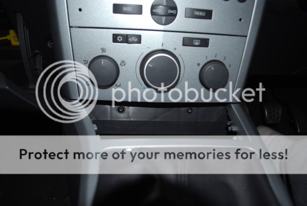 Astra H - How to remove the centre console - Peugeot Forums