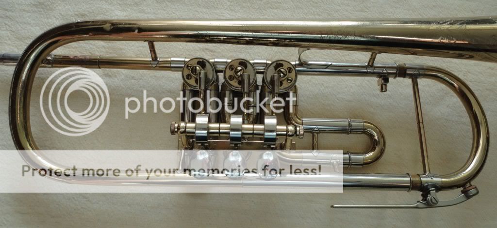 Horn tenorhorn tuba trompet trombone trommel of Amati  