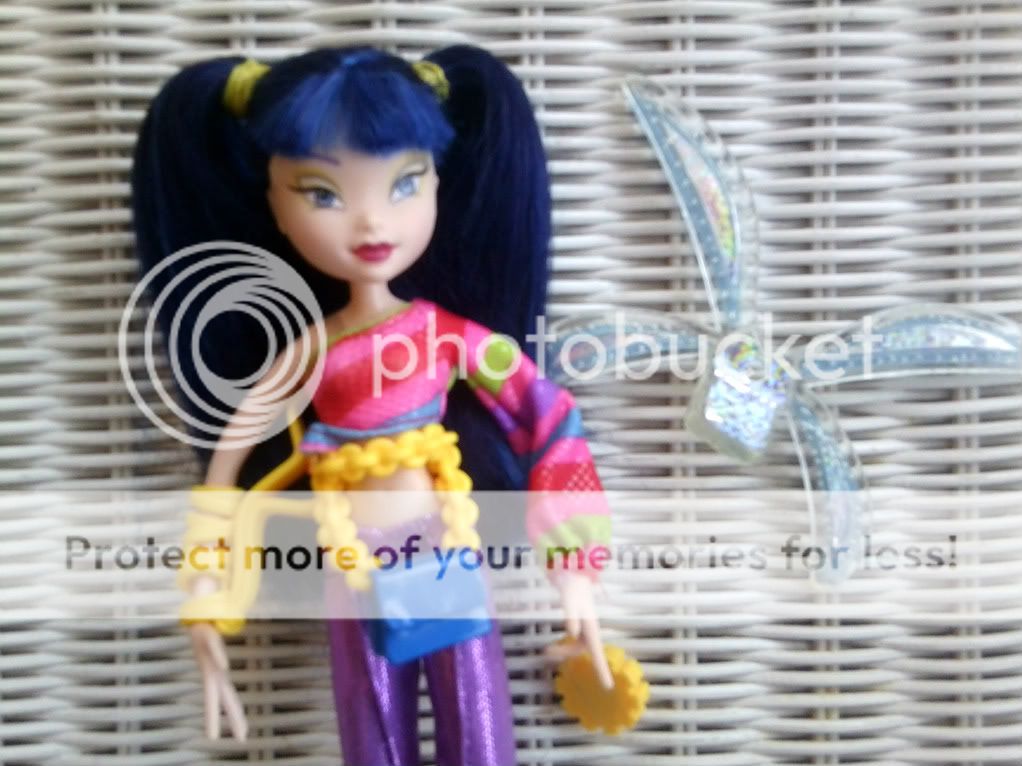 WINX CLUB MUSA DOLL IN HER DISCO OUTFIT WITH LIGHT UP WINGS RARE 