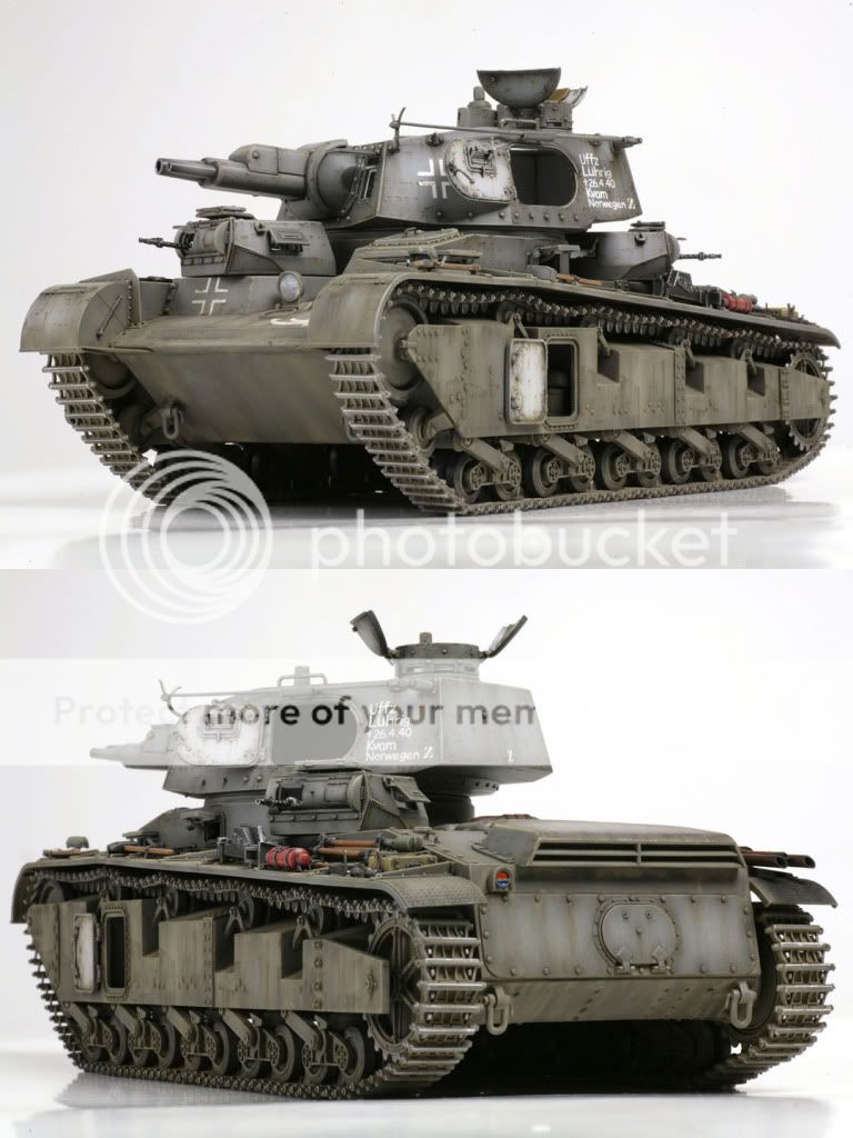 Amusing Hobby 1/35 Panzerkampfwagen VI #35A001  